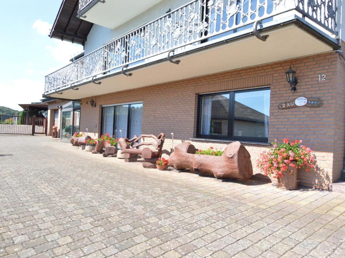 Apartment In Eifel With Children S Playground Lirstal Extérieur photo