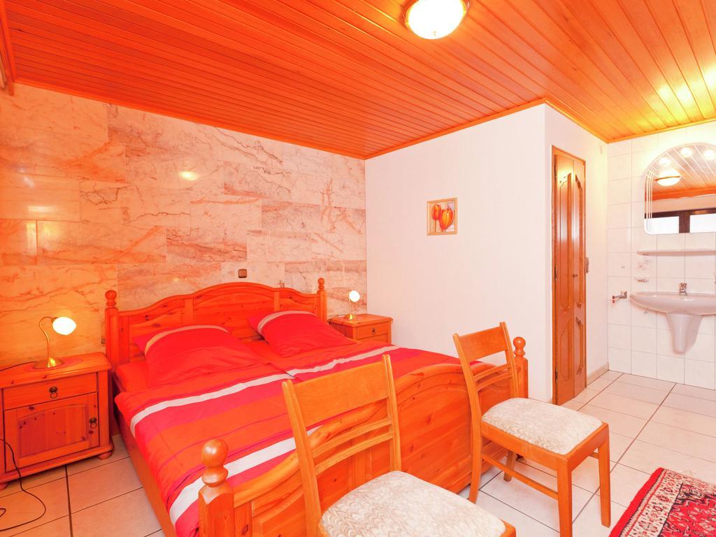 Apartment In Eifel With Children S Playground Lirstal Extérieur photo