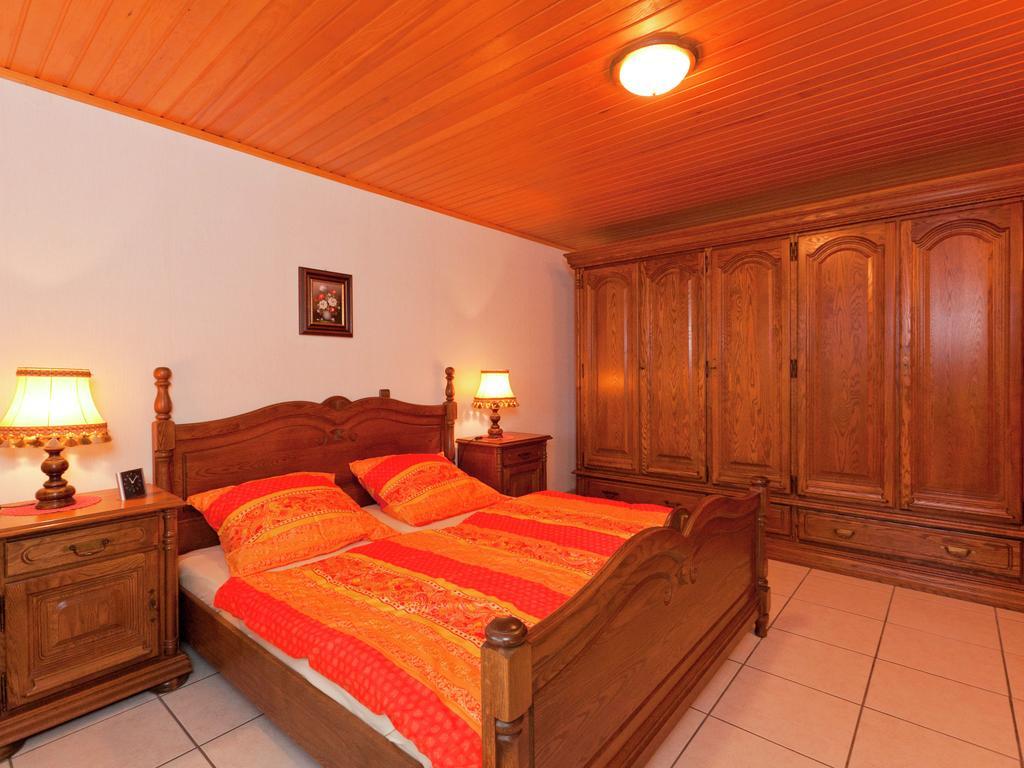 Apartment In Eifel With Children S Playground Lirstal Extérieur photo